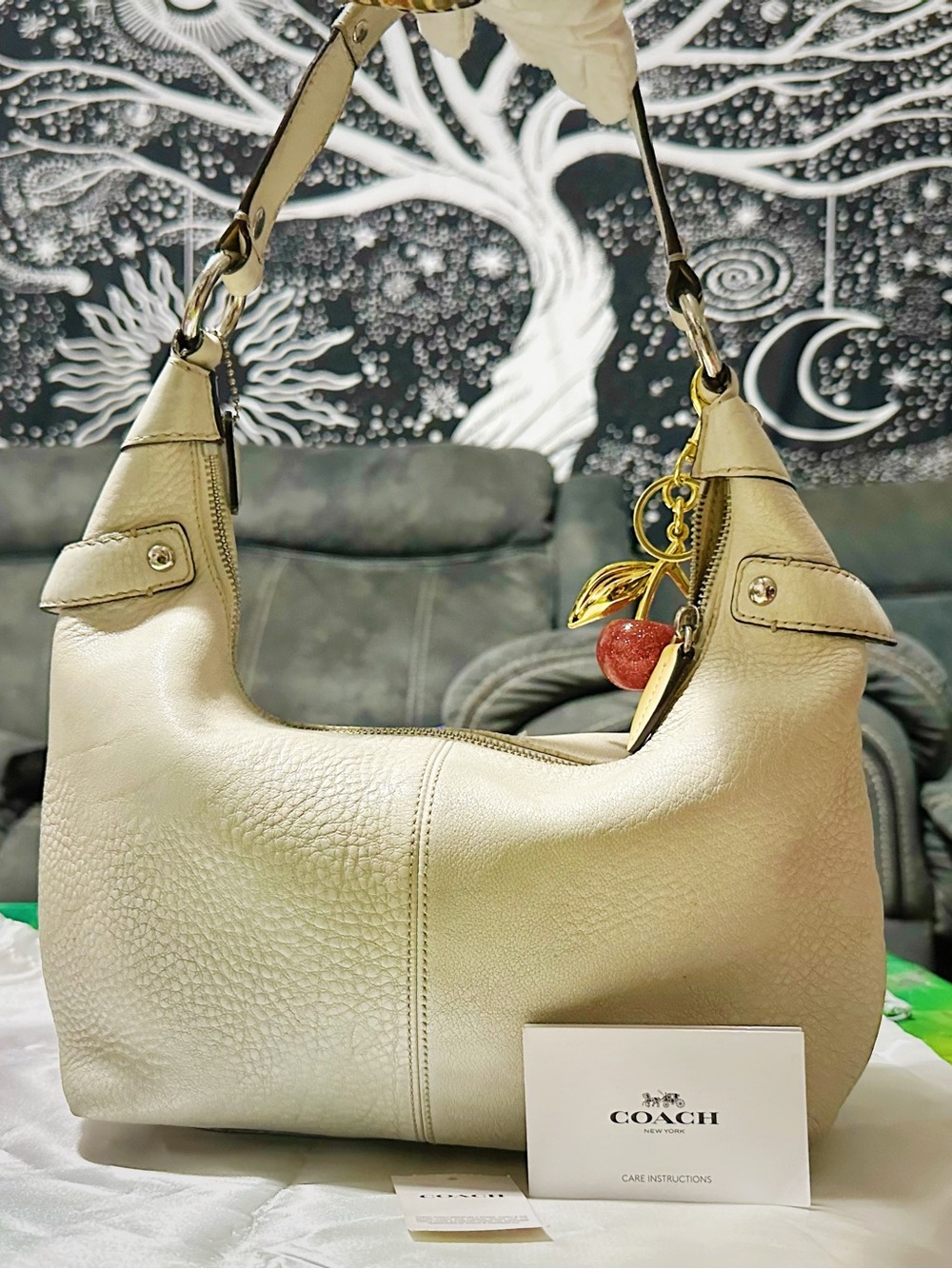 Vintage Coach soho Shoulder Bag Pebbled Leather in Chalk - Picture 15 of 17